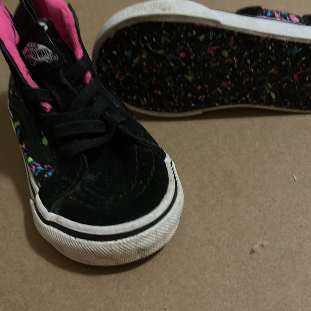 Vans - Picture 4 of 5